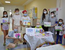 Мастер-класс и выставка детских рисунков «Самая лучшая семья» прошли в НМИЦ онкологии Минздрава России