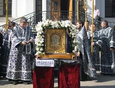 В храм при онкоинституте привезли святыню